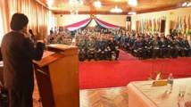 Evo Morales hablando a los oficiales del ejército boliviano