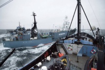 Balleneros japoneses anuncian acuerdo con ONG Sea Shepherd Balleneros japoneses anuncian acuerdo con ONG Sea Shepherd