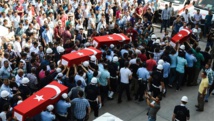 Funeral por militares turcos muertos en la lucha con los kurdos Funeral por militares turcos muertos en la lucha con los kurdos