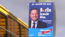 Un cartel del candidato de AfD en Berlín