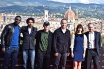 El equipo de la película-con Tom Hanks, tercero por la derecha-en Florencia