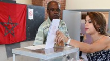 Una mujer vota