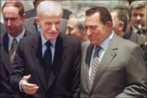El expresidente sirio Hafez Al Asad-izquierda-y el expresidente egipcio Hosni Mubarak en los años 90 El expresidente sirio Hafez Al Asad-izquierda-y el expresidente egipcio Hosni Mubarak en los años 90