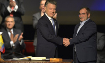 Santos-a la izquierda-y Timochenko Santos-a la izquierda-y Timochenko