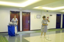 Limpiadoras españolas se rebelan contra la "explotación" en la hostelería Limpiadoras españolas se rebelan contra la "explotación" en la hostelería