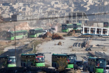 Los autobuses saliendo de Alepo Los autobuses saliendo de Alepo