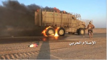 Un vehículo militar de los partidarios de Hadi capturado Un vehículo militar de los partidarios de Hadi capturado