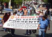 Maestros de Guerrero toman oficinas públicas en rechazo al pacto educativo