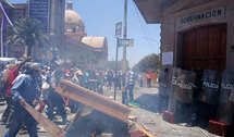 Fuertes protestas en Perú por aprobación de canon minero Fuertes protestas en Perú por aprobación de canon minero