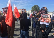 Manifestantes protestando contra las ejecuciones