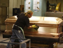 Un fabricante de ataúdes en Estados Unidos Un fabricante de ataúdes en Estados Unidos