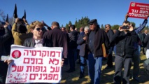 Manifestantes en Jerusalén protestan contra la muerte de un palestino en Um Hiran