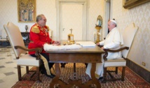 El gran maestre de la Orden de Malta Matthew Festing con el papa