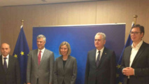 De izquierda a derecha, Thaci, Mogherini y Nikolic