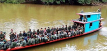 Guerrilleros de la FARC viajando hacia las zonas de concentración