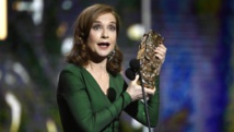 Isabelle Huppert con su César Isabelle Huppert con su César