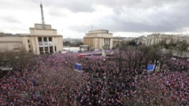 Manifestantes a favor de Fillon en París