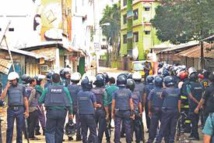 Policías en Sylhet