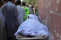 Al menos 20 muertos en ataque contra un santuario sufí en Pakistán Al menos 20 muertos en ataque contra un santuario sufí en Pakistán