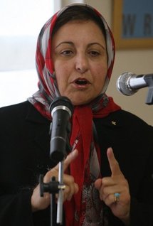 La policía iraní interviene las oficinas de Shirin Ebadi, premio Nobel de la Paz La policía iraní interviene las oficinas de Shirin Ebadi, premio Nobel de la Paz