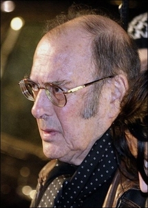 Fallece el dramaturgo británico y premio Nobel de literatura Harold Pinter a causa de un cáncer Fallece el dramaturgo británico y premio Nobel de literatura Harold Pinter a causa de un cáncer