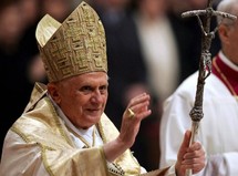 Benedicto XVI levanta excomunión de cuatro obispos