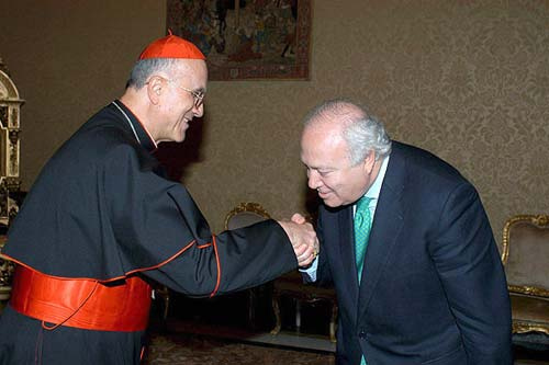 Moratinos asegura que España mantiene diálogo "privilegiado" con Vaticano Moratinos asegura que España mantiene diálogo "privilegiado" con Vaticano