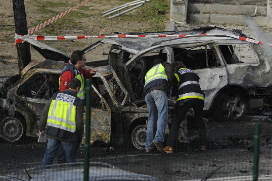 Estalla un coche bomba colocado por ETA Estalla un coche bomba colocado por ETA