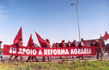 Acusan a sin tierra de Brasil de matar a 4 vigilantes de una hacienda