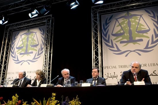 Flores por Hariri el día de la apertura del Tribunal Flores por Hariri el día de la apertura del Tribunal