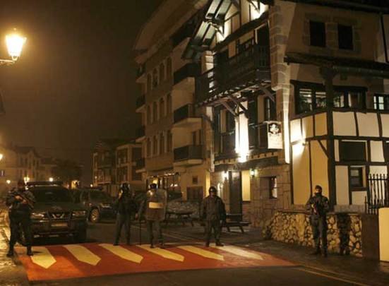 Imputados 15 guardias civiles por posibles torturas a dos etarras Imputados 15 guardias civiles por posibles torturas a dos etarras