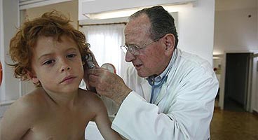 Sanidad: España tendrá un déficit de 25.000 médicos en 2025 Sanidad: España tendrá un déficit de 25.000 médicos en 2025