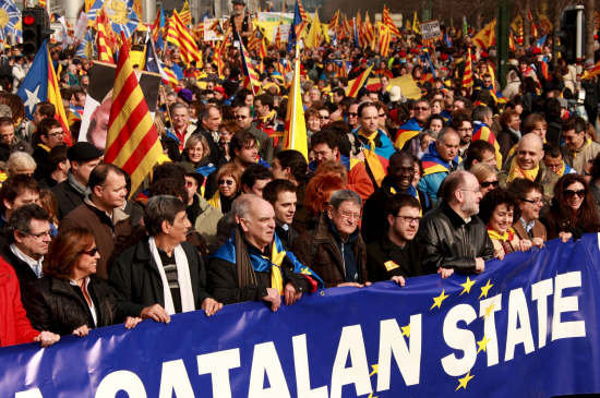 Miles de personas se manifiestan en Bruselas por la independencia catalana