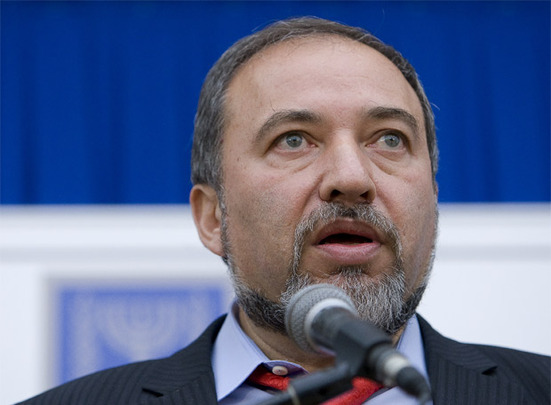 Netanyahu designa al extremista Lieberman canciller de Israel Netanyahu designa al extremista Lieberman canciller de Israel