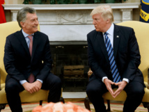 El presidente argentino, Macri-a la izquierda-y Trump