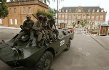 Presidente de Madagascar entrega poder a militares Presidente de Madagascar entrega poder a militares