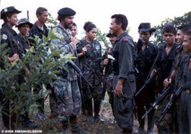 Guerrilleros del ELN y un dirigente de las FARC