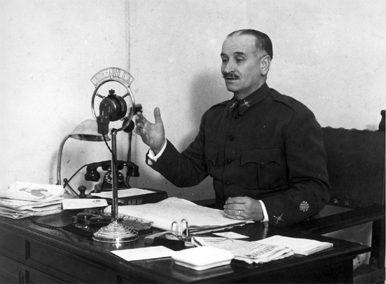 Familiares piden al Gobierno retire títulos nobiliarios concedidos por Franco Familiares piden al Gobierno retire títulos nobiliarios concedidos por Franco