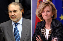 Zapatero remodela el Gobierno para imponer un "nuevo impulso" Zapatero remodela el Gobierno para imponer un "nuevo impulso"