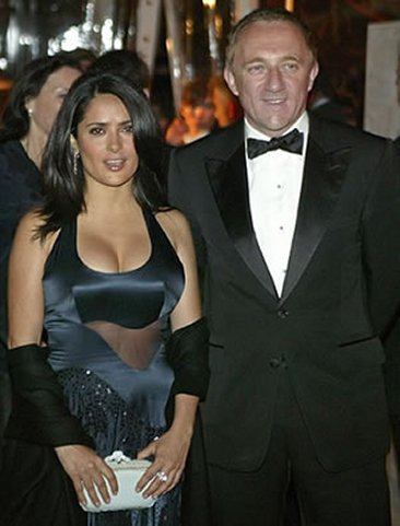 Bono dedicó "One love" a Salma Hayek en su boda Bono dedicó "One love" a Salma Hayek en su boda
