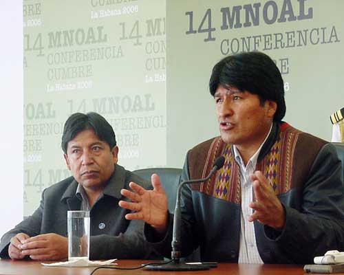 Morales insta a García a no cometer el delito de dar asilo a ex ministros Morales insta a García a no cometer el delito de dar asilo a ex ministros