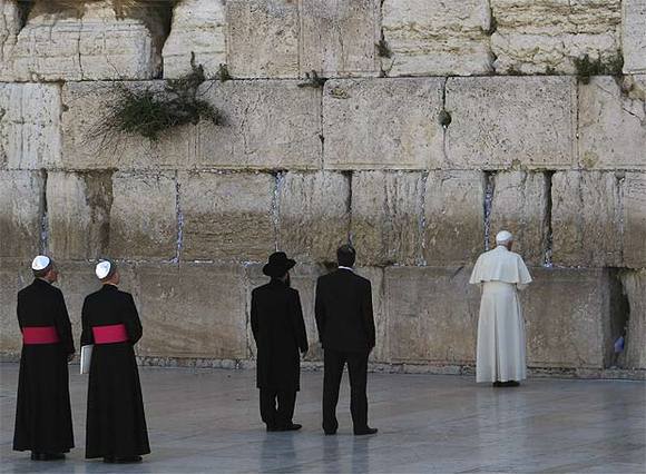 Papa predica en Jerusalén la reconciliación de religiones monoteístas