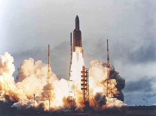 Cohete Ariane despega con satélites europeos Herschel y Planck Cohete Ariane despega con satélites europeos Herschel y Planck