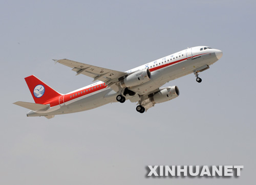 Primer avión A320 ensamblado en China realiza vuelo de prueba