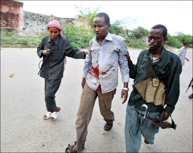 Habitantes de Mogadiscio siguen escapando pese a pausa en combates Habitantes de Mogadiscio siguen escapando pese a pausa en combates