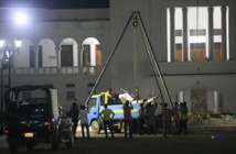 La estatua es retirada La estatua es retirada