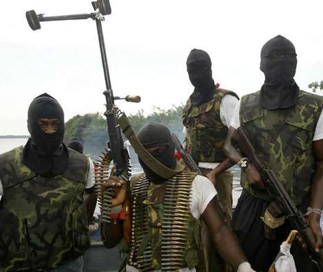 Estación de bombeo de Chevron en llamas en Nigeria: grupo armado