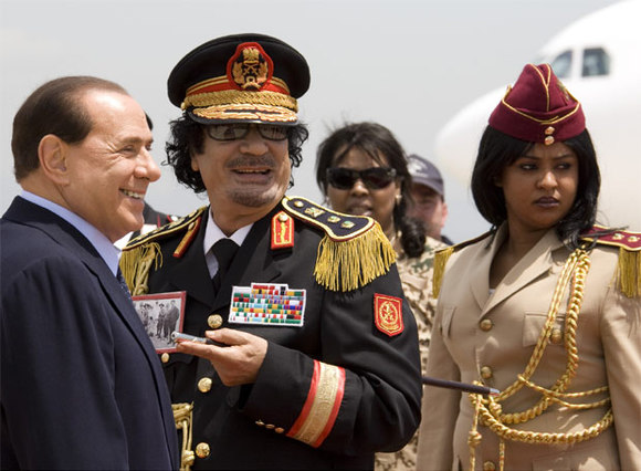 Berlusconi y Gaddafi se reúnen en Roma Berlusconi y Gaddafi se reúnen en Roma