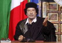 Gadafi acusó a EEUU de entregar a Irak al terrorismo de Al Qaida Gadafi acusó a EEUU de entregar a Irak al terrorismo de Al Qaida