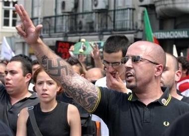 Piden seis años de cárcel para 15 neonazis que organizaban conciertos racistas